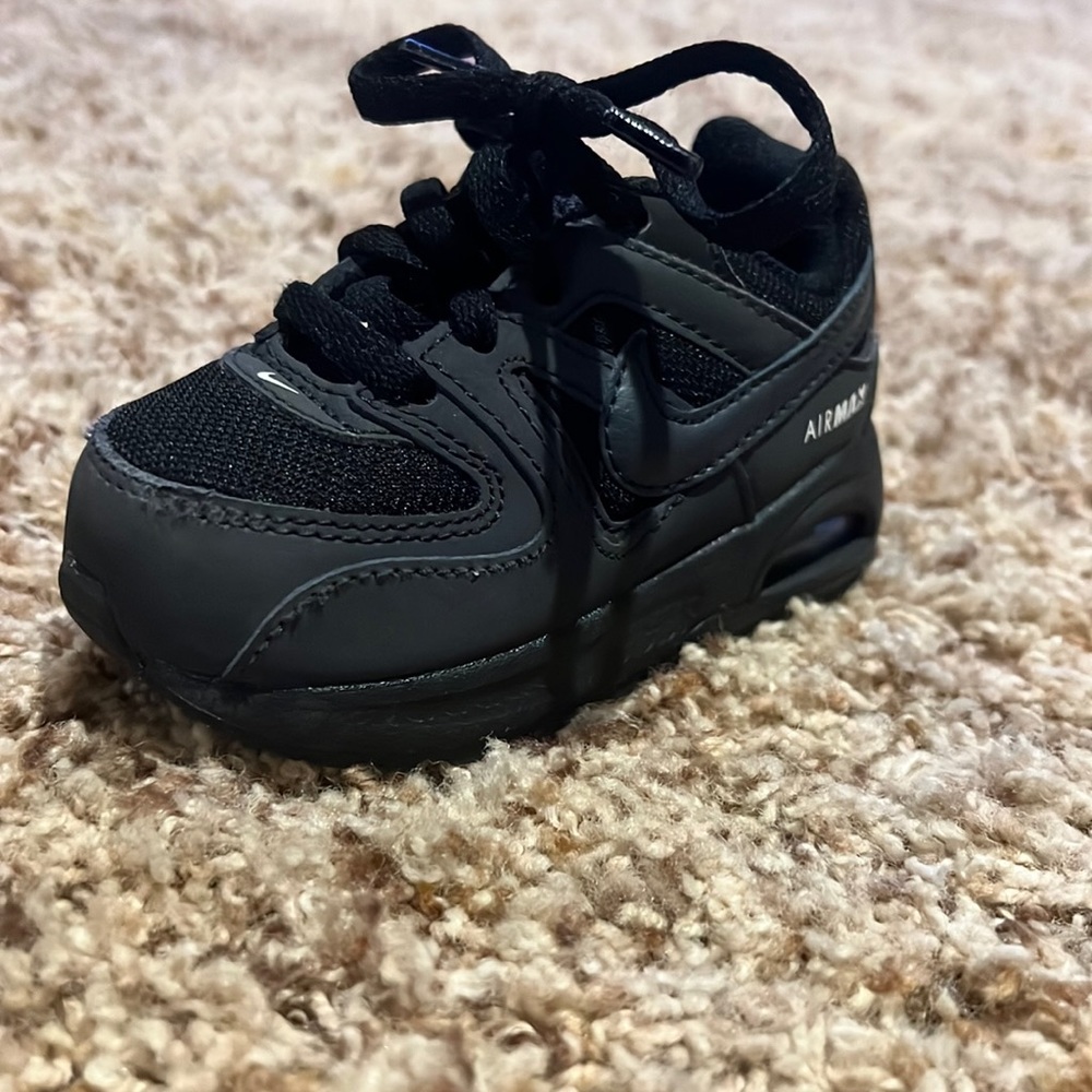 Air Max Command Size 5C